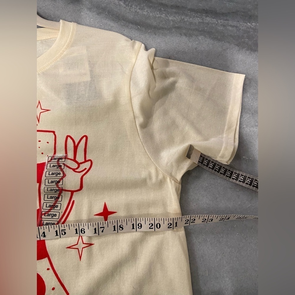 NWT Chemistry Size L Red Smiling Pizza Man Cream Short Sleeve Crew Tee Shirt - Picture 10 of 11